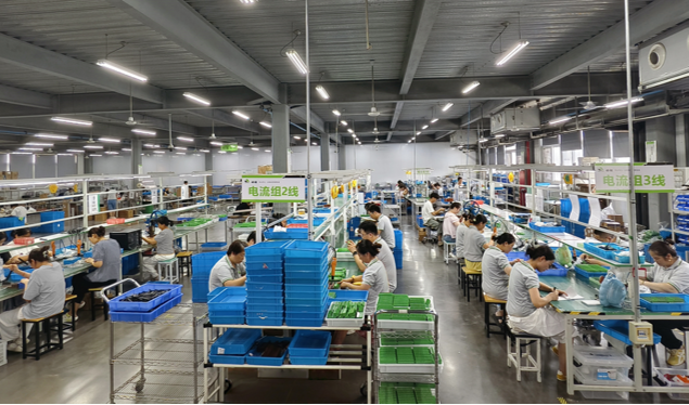 導(dǎo)軌式接線端子的基本概念、工作原理、分類(lèi)、應(yīng)用領(lǐng)域及其安裝注意事項(xiàng)(圖1)